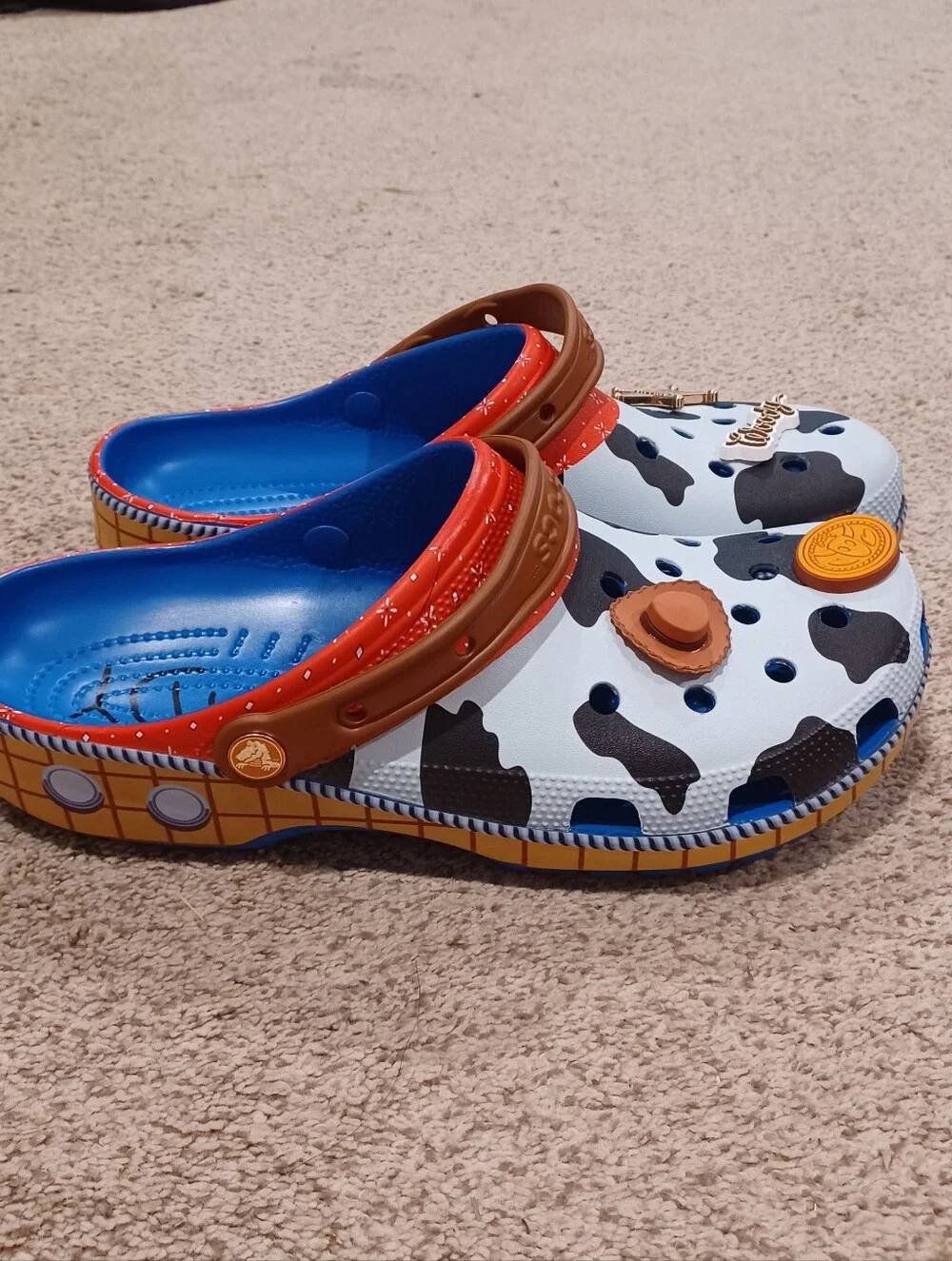 Crocs Classic Clog Toy Story Woody edition W/ character Jibbitz™ charms. Size 12